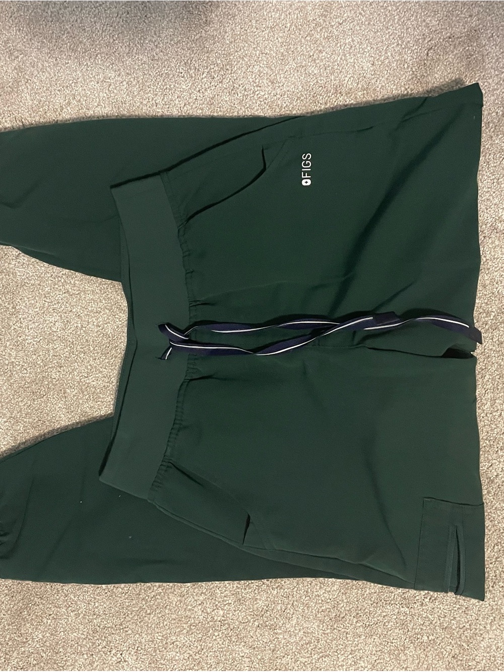 FIGS women’s racer Green Jogger Pants